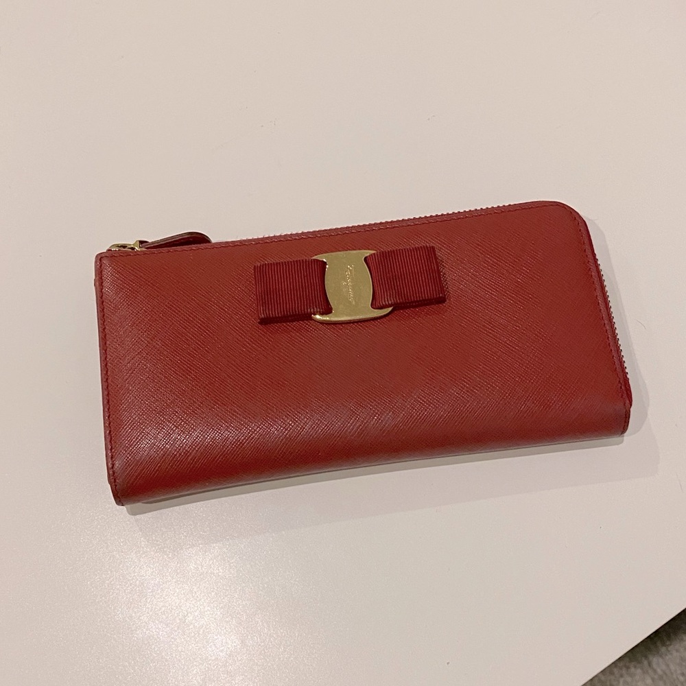 Salvatore Ferragamo Leather Vara Bow Zip Around Long Wallet Red withoriginal box